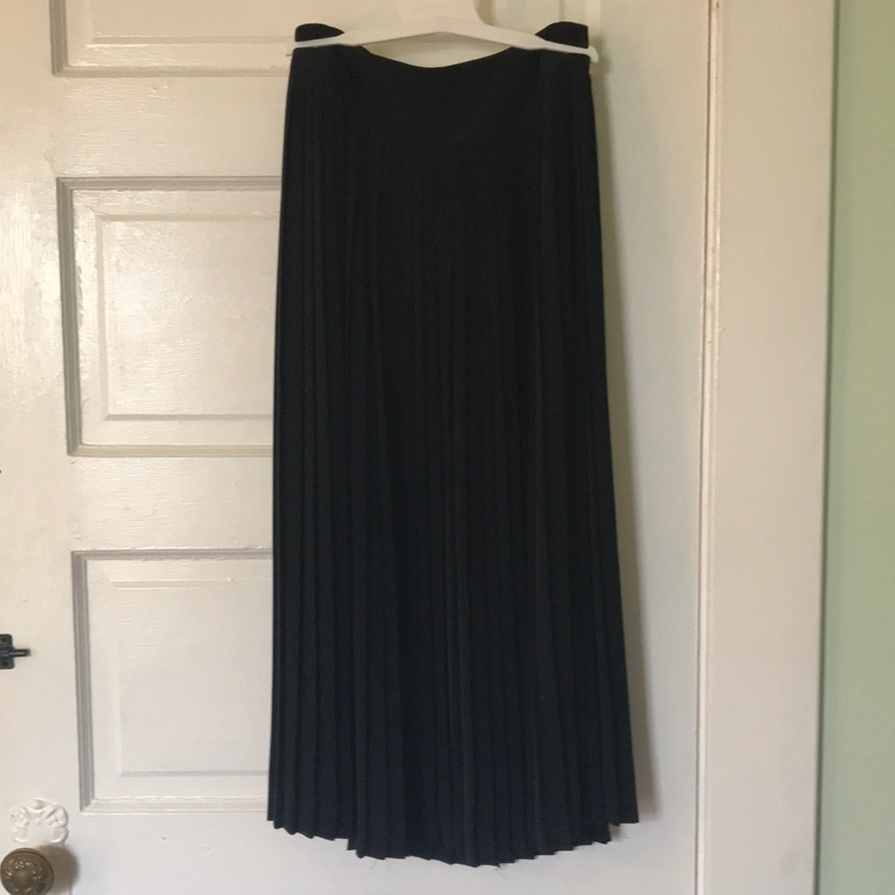 VTG Liz Claiborne Elegant Black Pleated Skirt, size Small